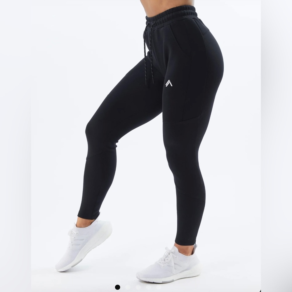 Alphalete joggers